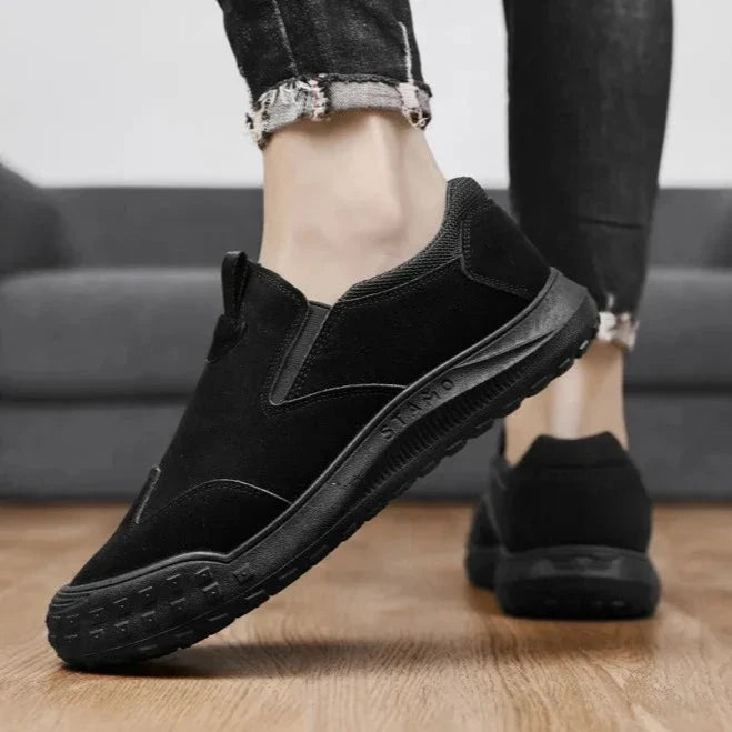 The Cotswold – men's casual trainer with chunky lugged sole